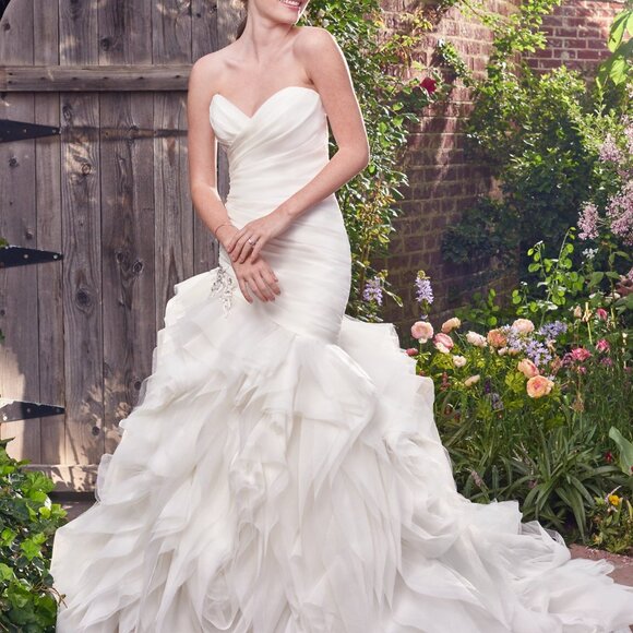 Ruffle-Bottom Mermaid Fit & Flare Bridal Gown, Sexy Flattering Corset Flounced - Picture 13 of 13